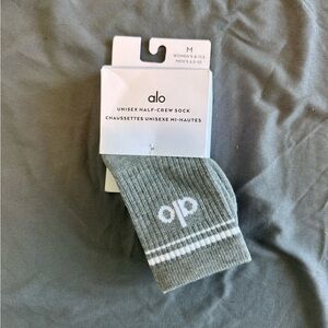 ALO Yoga Unisex Gray Half-Crew Socks